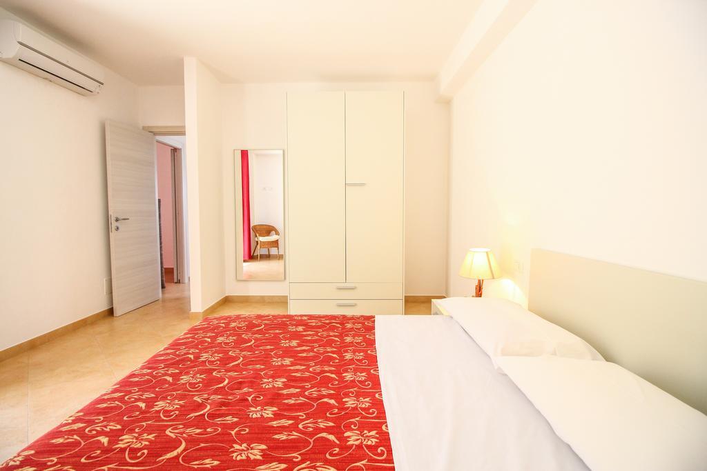 Family Suite Porto Vecchio Lampedusa Bagian luar foto